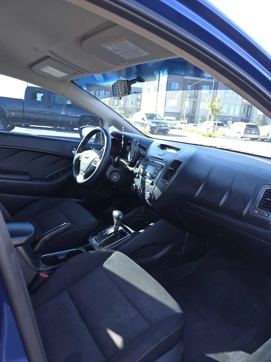 2017 Kia Forte - Image 7 of 8