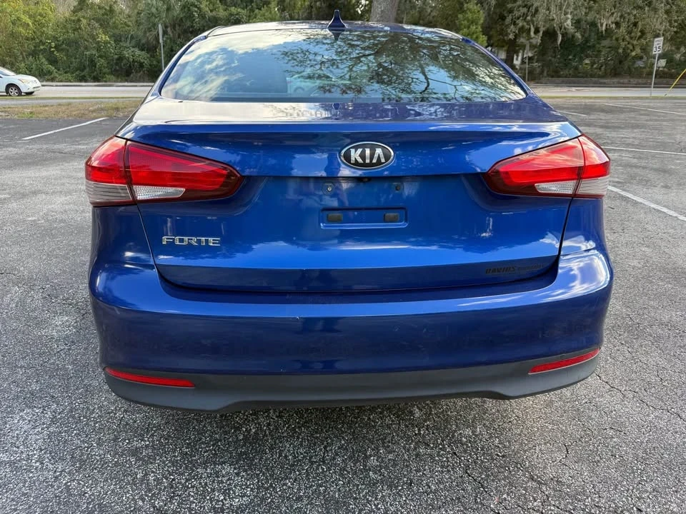 2017 Kia Forte - Image 6 of 13