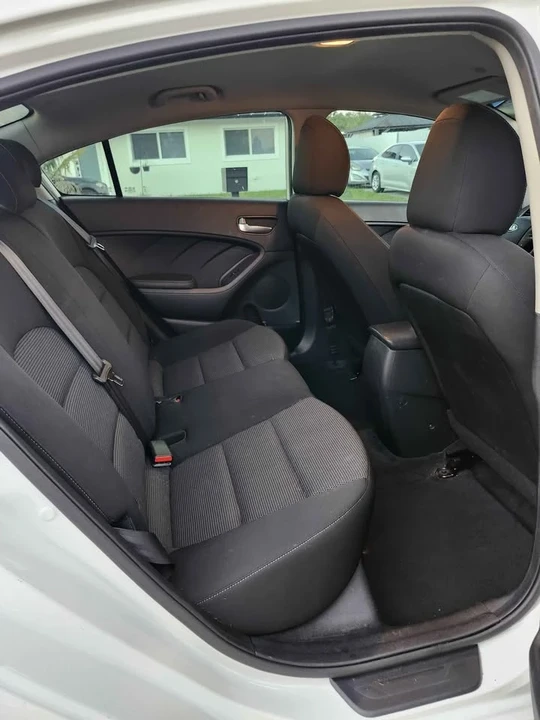 2017 Kia Forte - Image 12 of 13