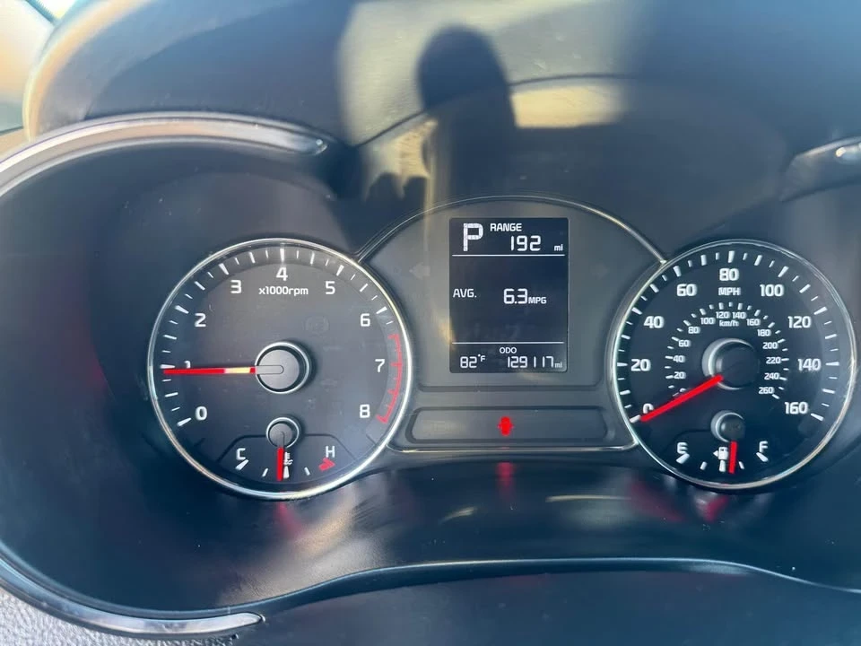 2017 Kia Forte - Image 6 of 12
