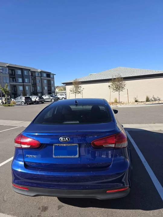 2017 Kia Forte - Image 5 of 8
