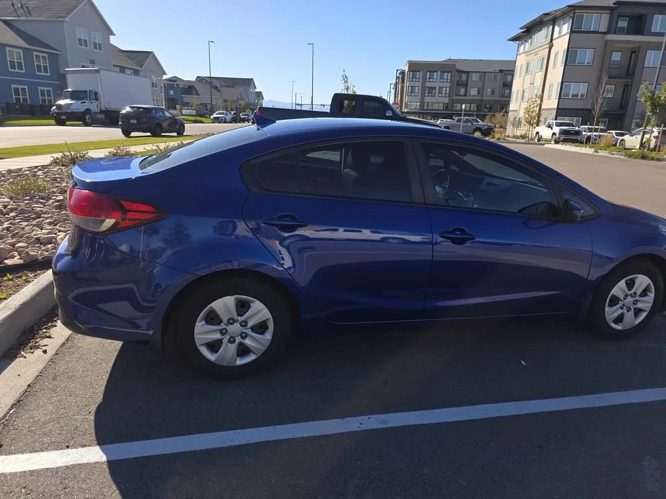 2017 Kia Forte - Image 3 of 8