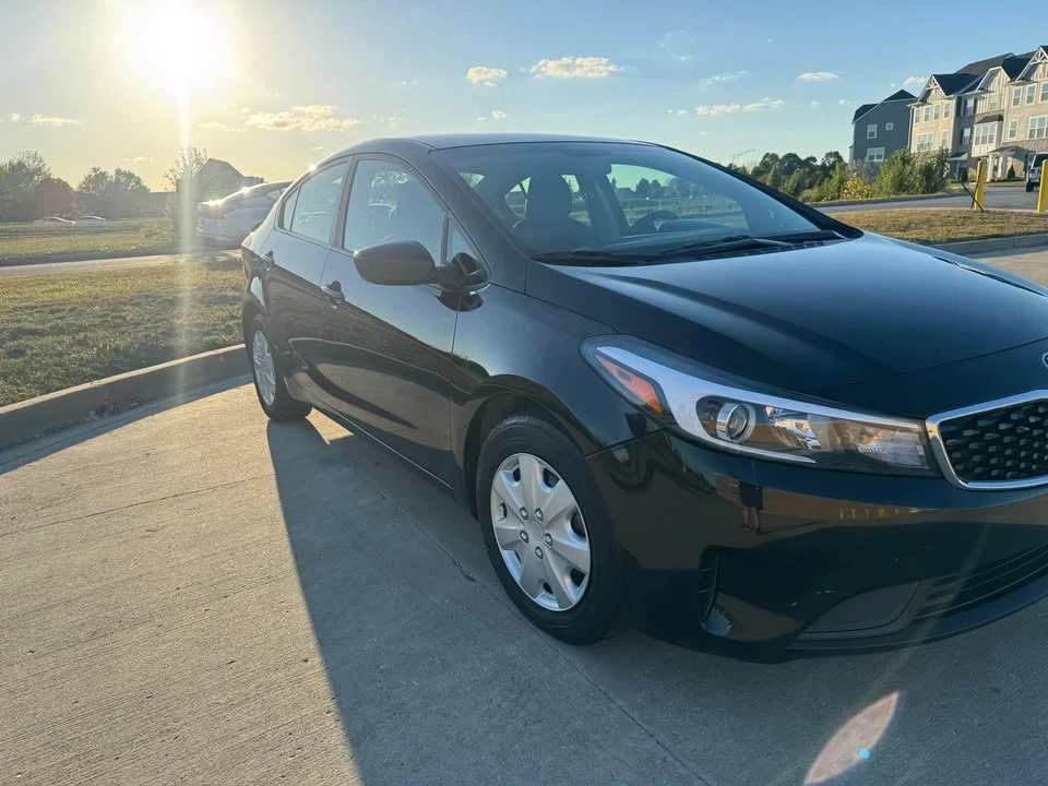 2017 Kia Forte - Image 10 of 12