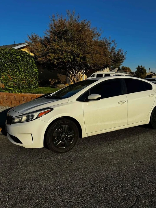 2017 Kia Forte - Image 2 of 5