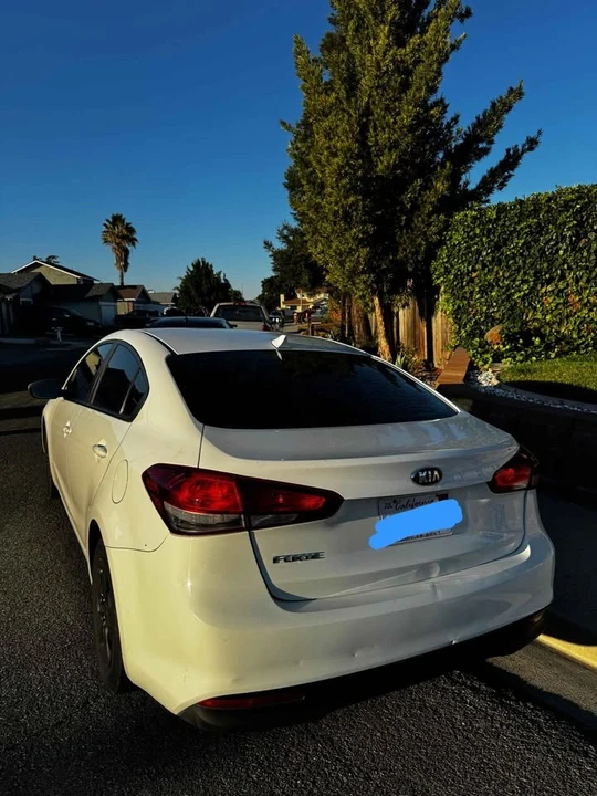 2017 Kia Forte - Image 3 of 5