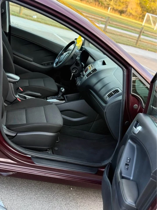 2017 Kia Forte - Image 7 of 9