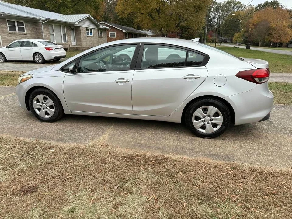 2017 Kia Forte - Image 2 of 20