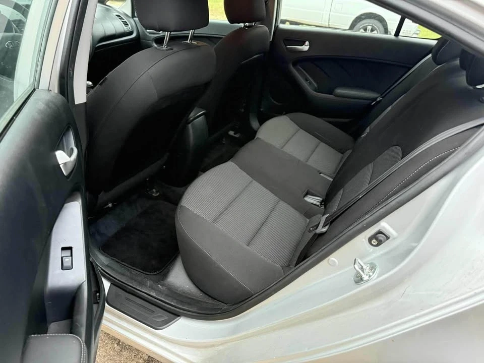 2017 Kia Forte - Image 16 of 20