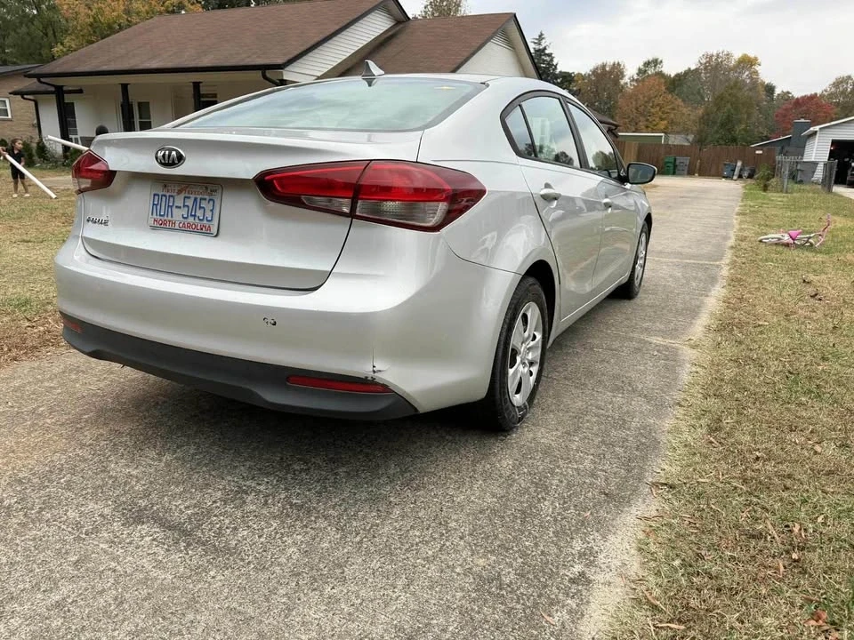 2017 Kia Forte - Image 10 of 20