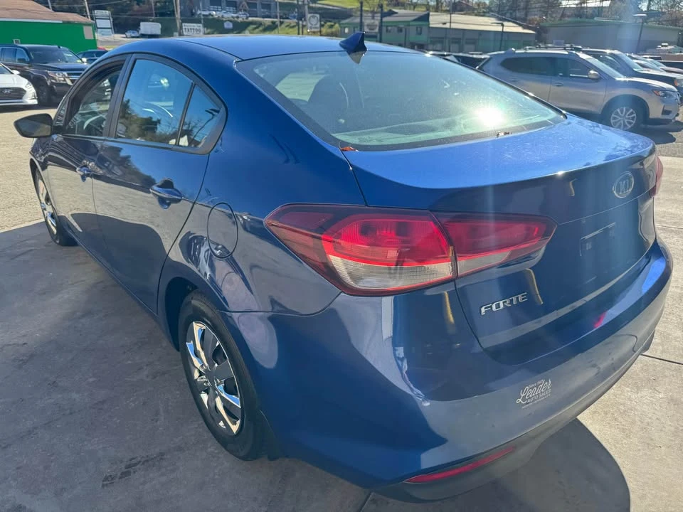 2017 Kia Forte - Image 7 of 14