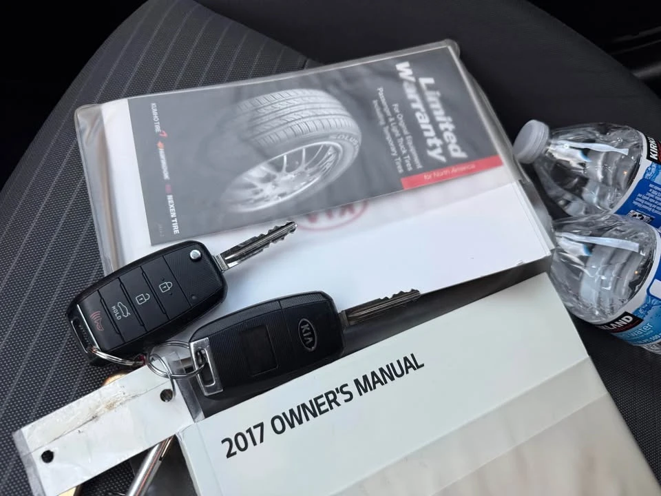 2017 Kia Forte - Image 9 of 9
