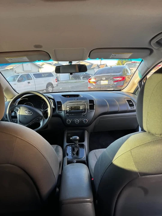 2017 Kia Forte - Image 4 of 6