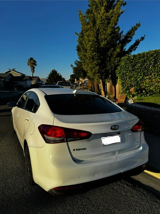 2017 Kia Forte - Image 5 of 6