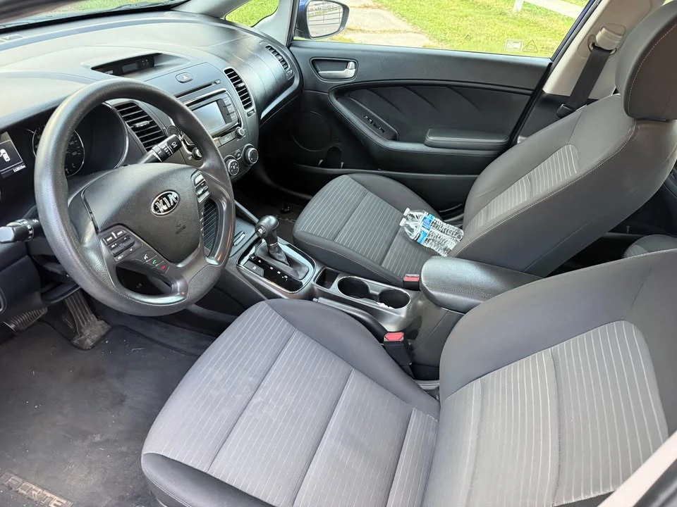 2017 Kia Forte - Image 5 of 9