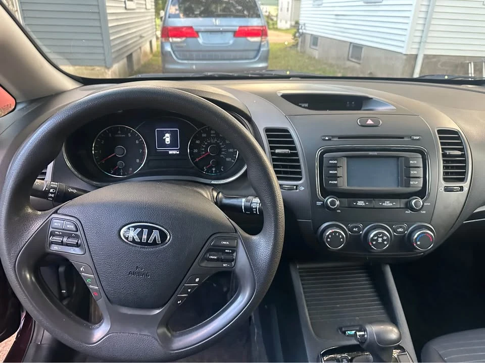 2017 Kia Forte - Image 7 of 11