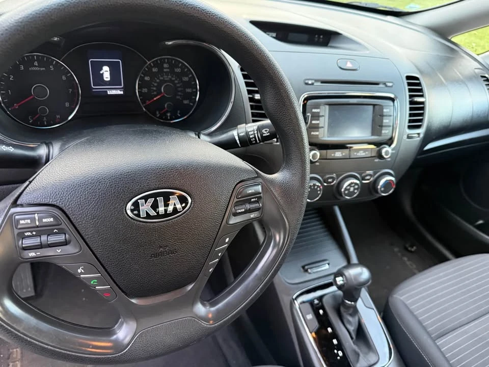 2017 Kia Forte - Image 6 of 9