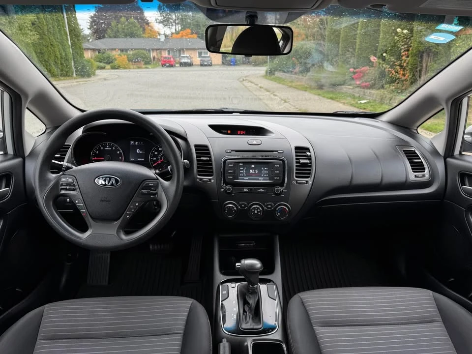 2017 Kia Forte - Image 10 of 13