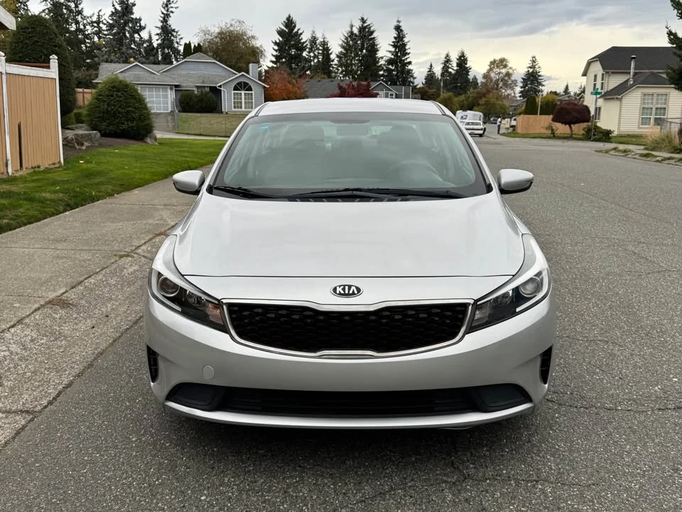2017 Kia Forte - Image 2 of 13