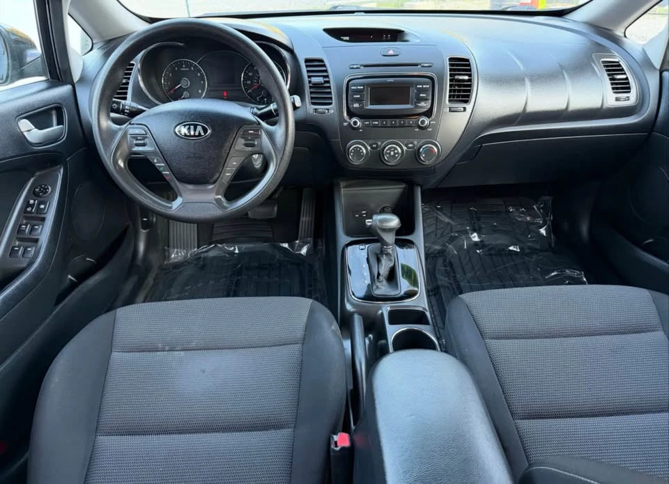 2017 Kia Forte - Image 2 of 5