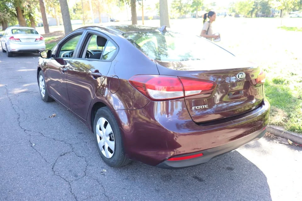 2017 Kia Forte - Image 2 of 11
