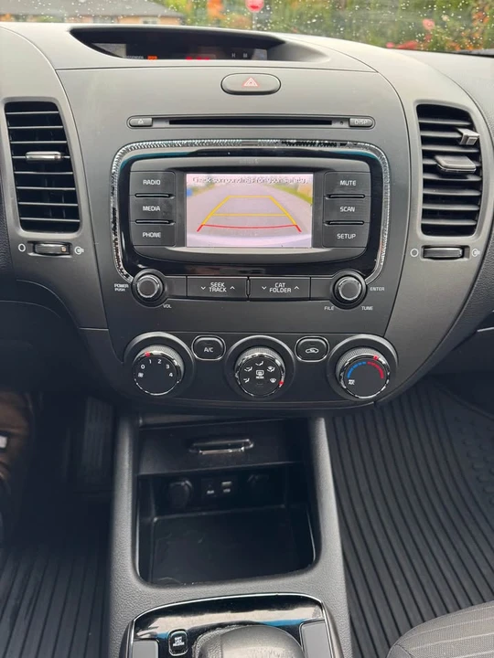 2017 Kia Forte - Image 11 of 13