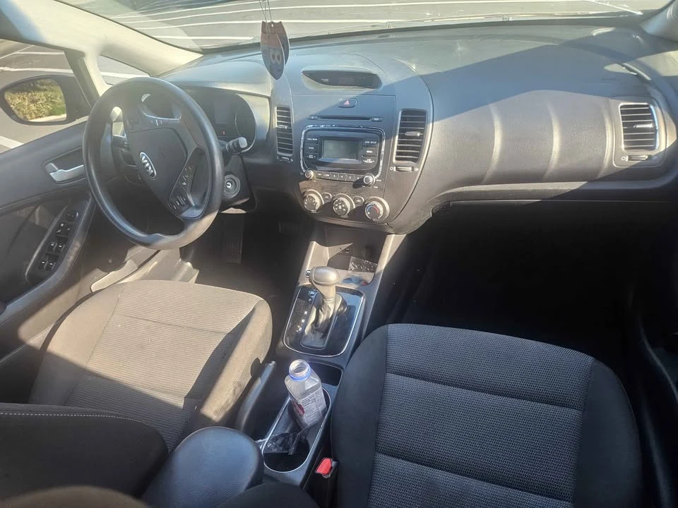 2017 Kia Forte - Image 12 of 16