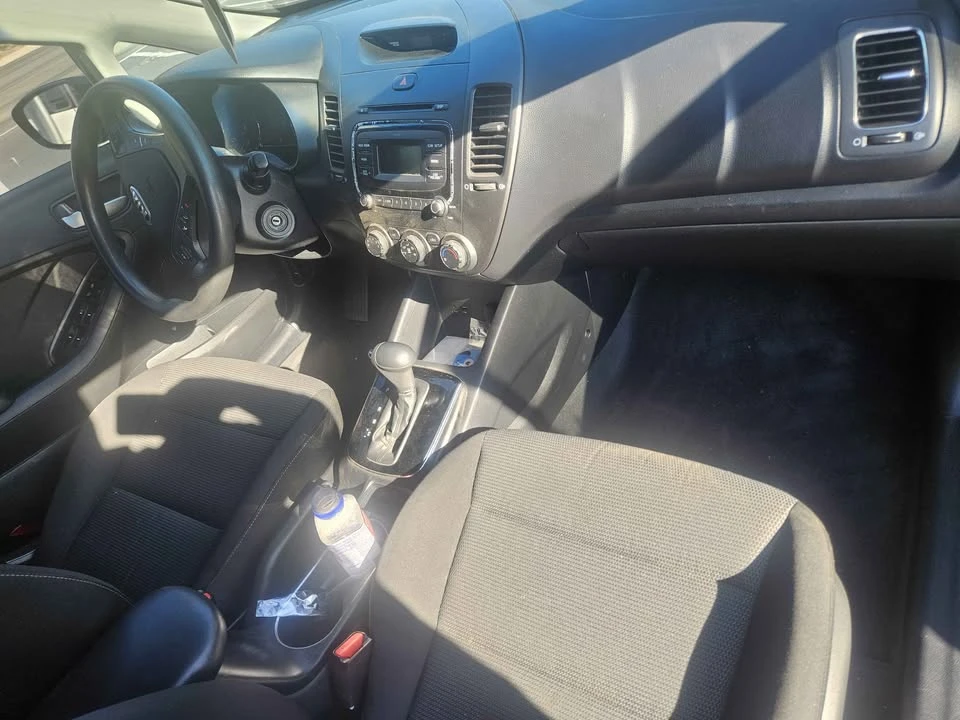 2017 Kia Forte - Image 11 of 16