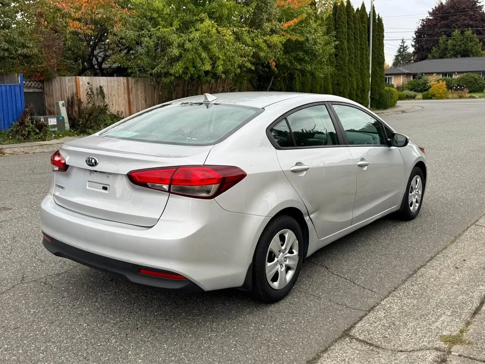 2017 Kia Forte - Image 4 of 13