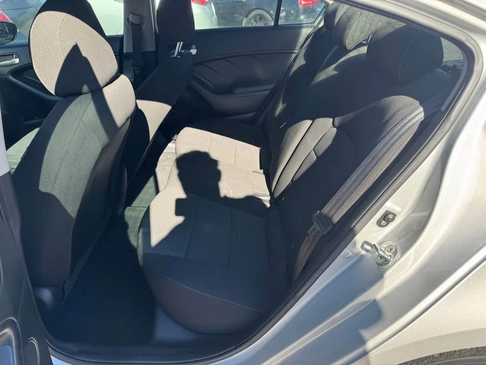 2017 Kia Forte - Image 7 of 12