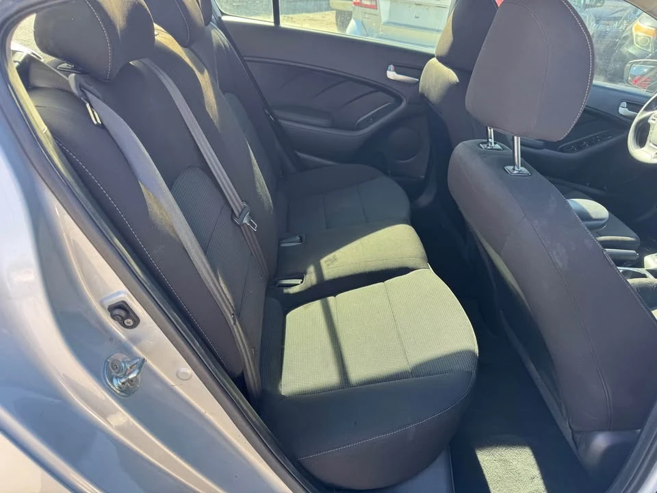 2017 Kia Forte - Image 10 of 12