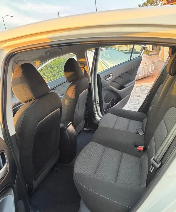 2017 Kia Forte - Image 12 of 16
