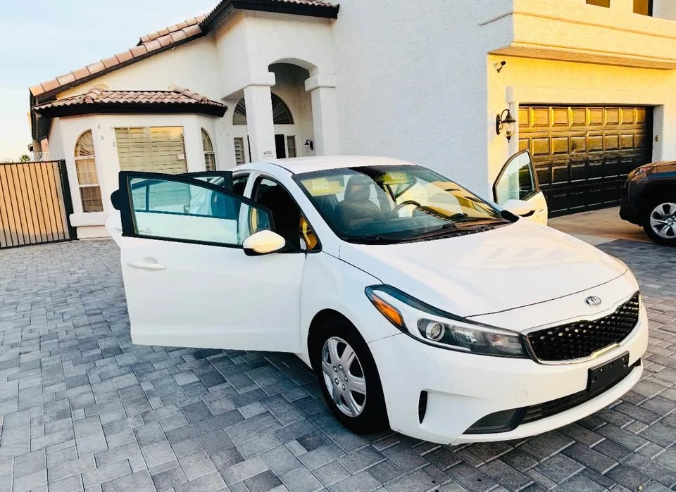 2017 Kia Forte - Image 2 of 16