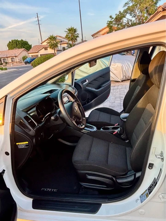 2017 Kia Forte - Image 11 of 16