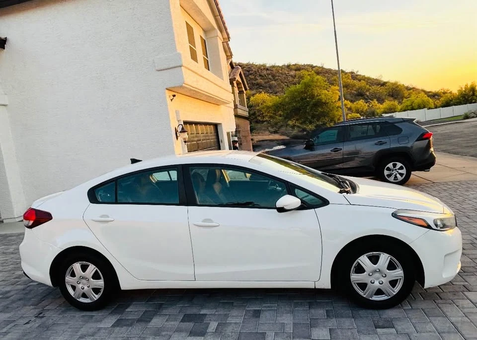 2017 Kia Forte - Image 4 of 16