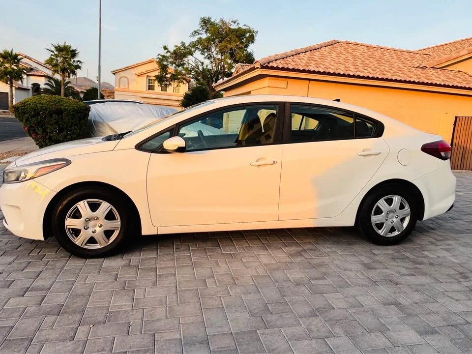 2017 Kia Forte - Image 7 of 16
