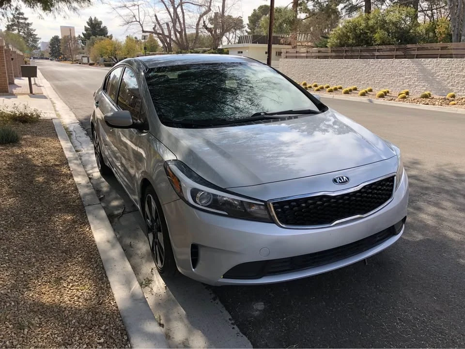 2017 Kia Forte - Image 3 of 10