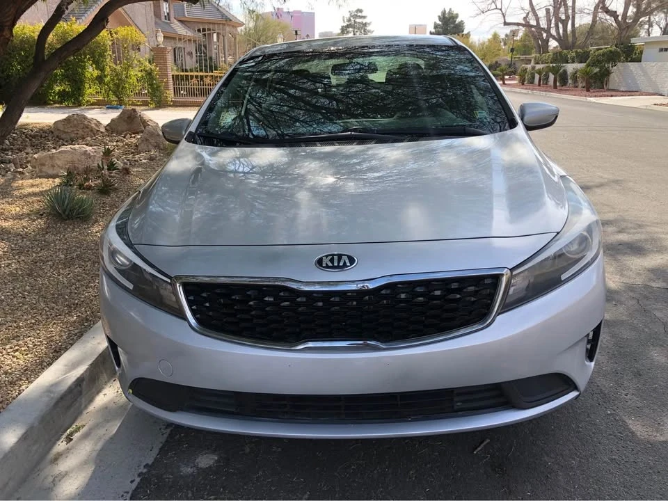 2017 Kia Forte - Image 2 of 10