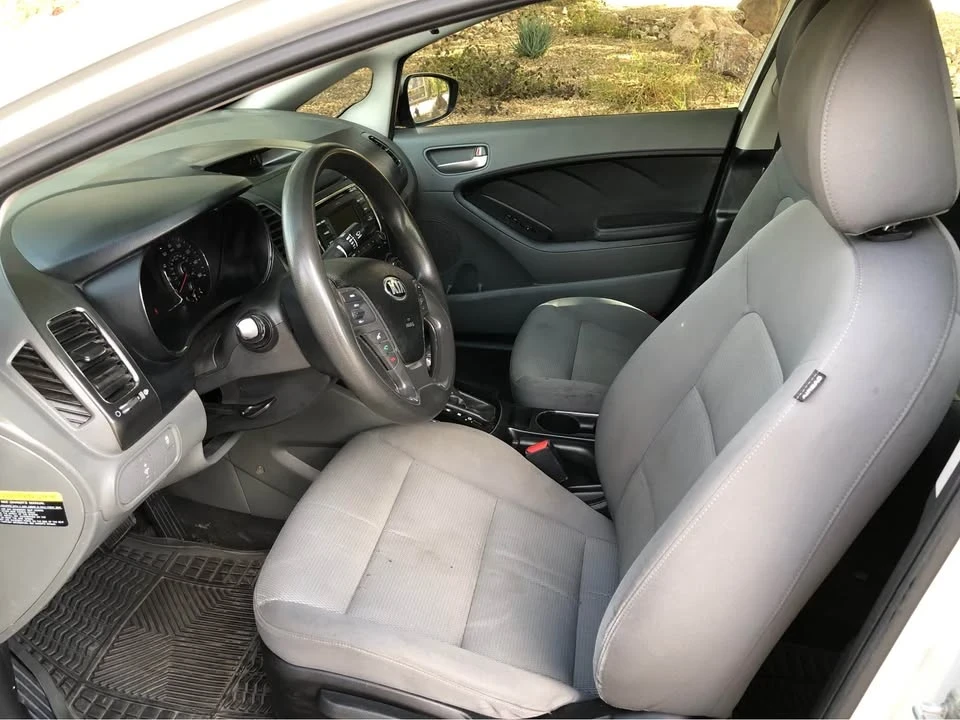 2017 Kia Forte - Image 8 of 10