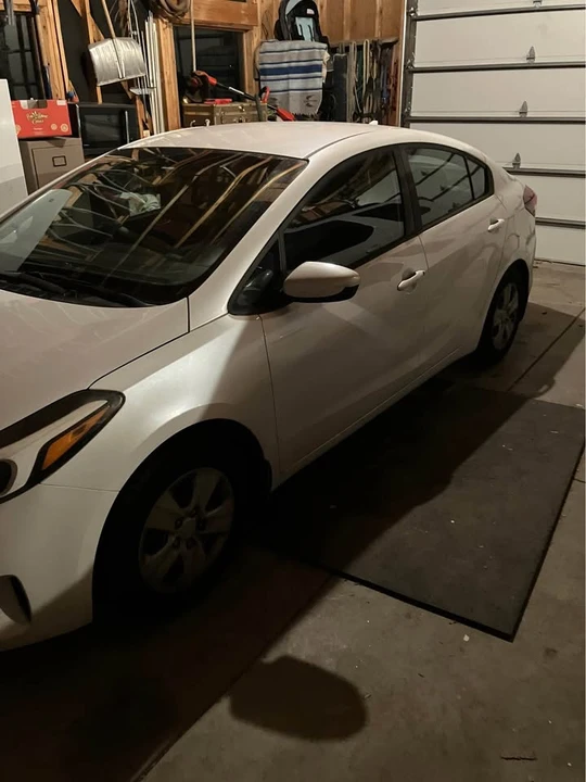 2017 Kia Forte - Image 2 of 4