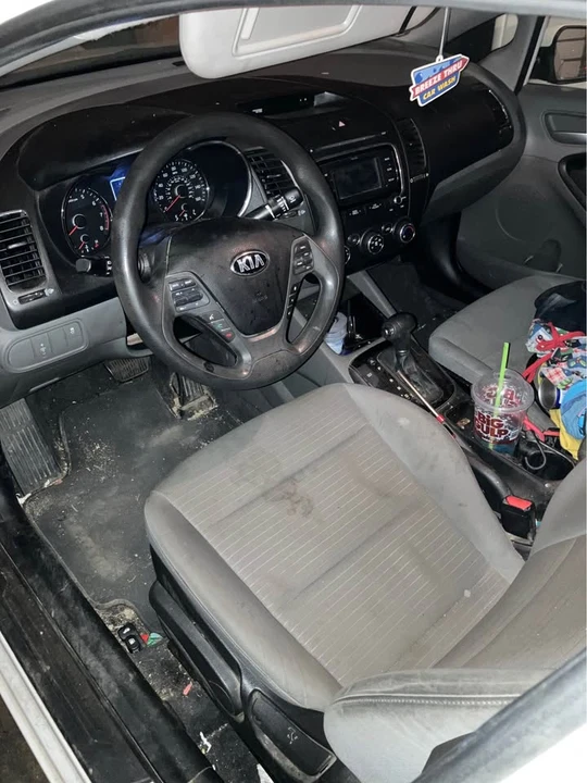 2017 Kia Forte - Image 4 of 4