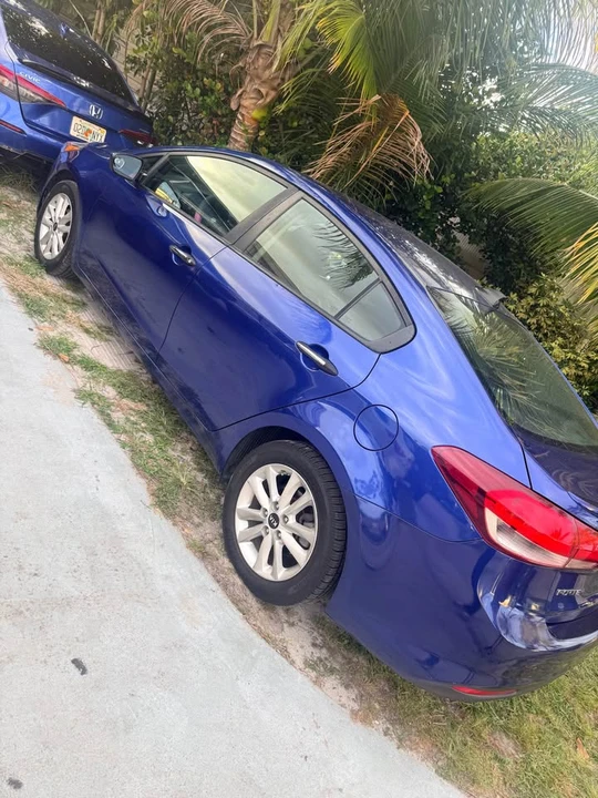 2017 Kia Forte - Image 7 of 8