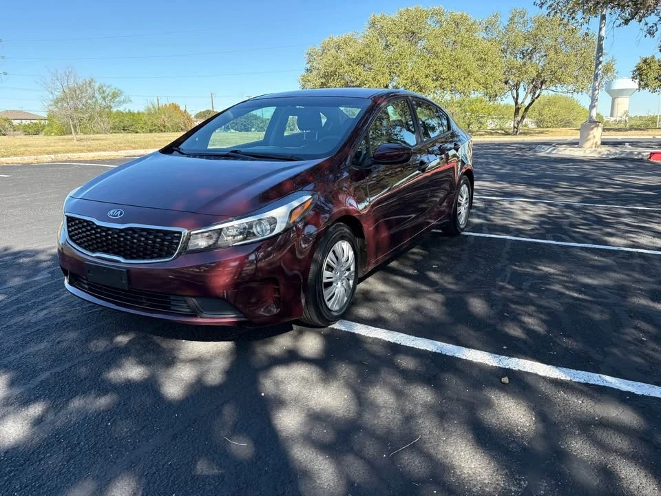 2017 Kia Forte - Image 2 of 12