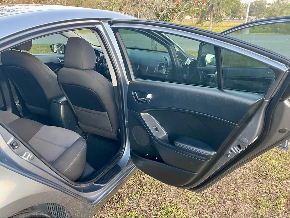 2017 Kia Forte - Image 7 of 13