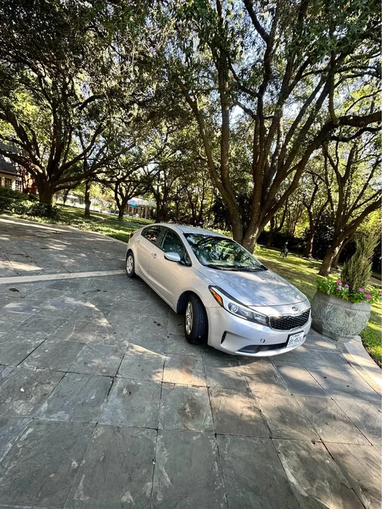 2017 Kia Forte - Image 3 of 8