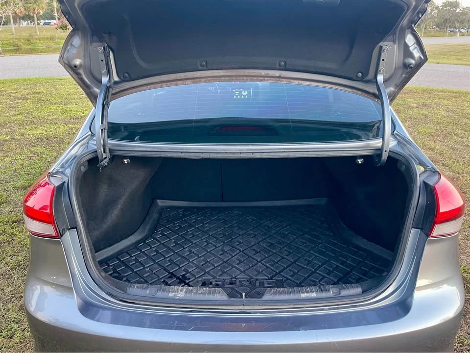 2017 Kia Forte - Image 11 of 13