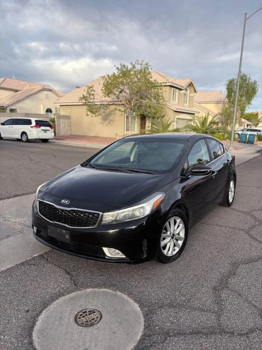2017 Kia Forte - Image 2 of 13