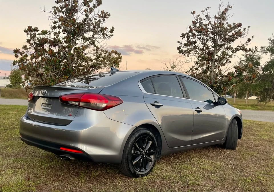 2017 Kia Forte - Image 2 of 13