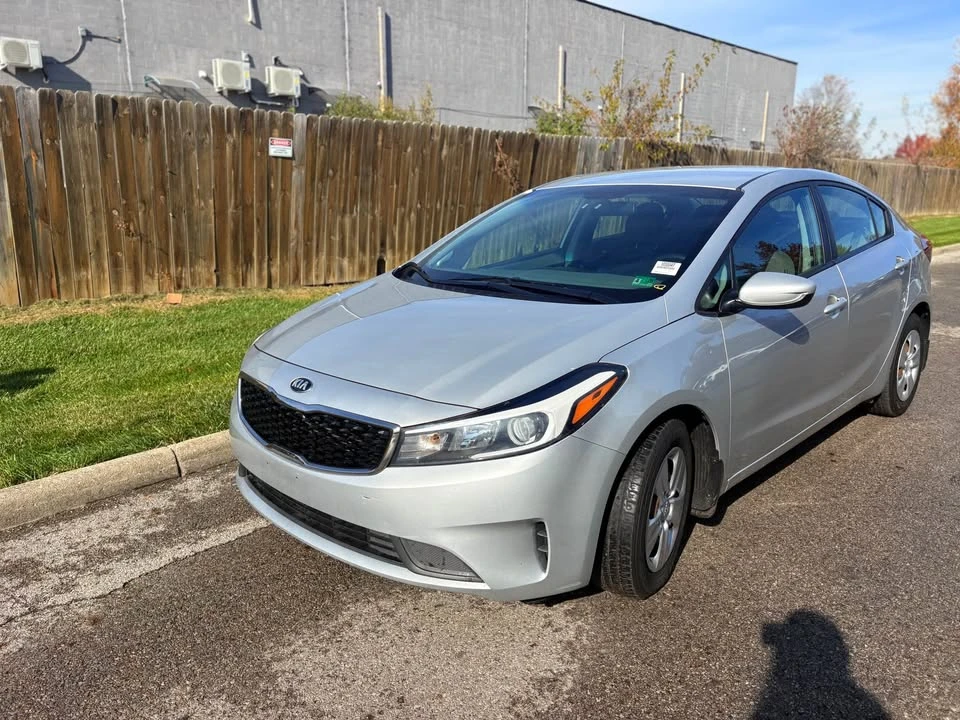2017 Kia Forte - Image 3 of 8