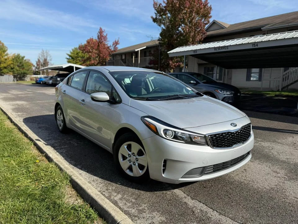 2017 Kia Forte - Image 7 of 8