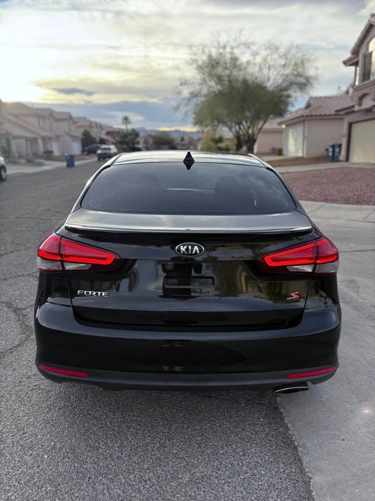 2017 Kia Forte - Image 3 of 13